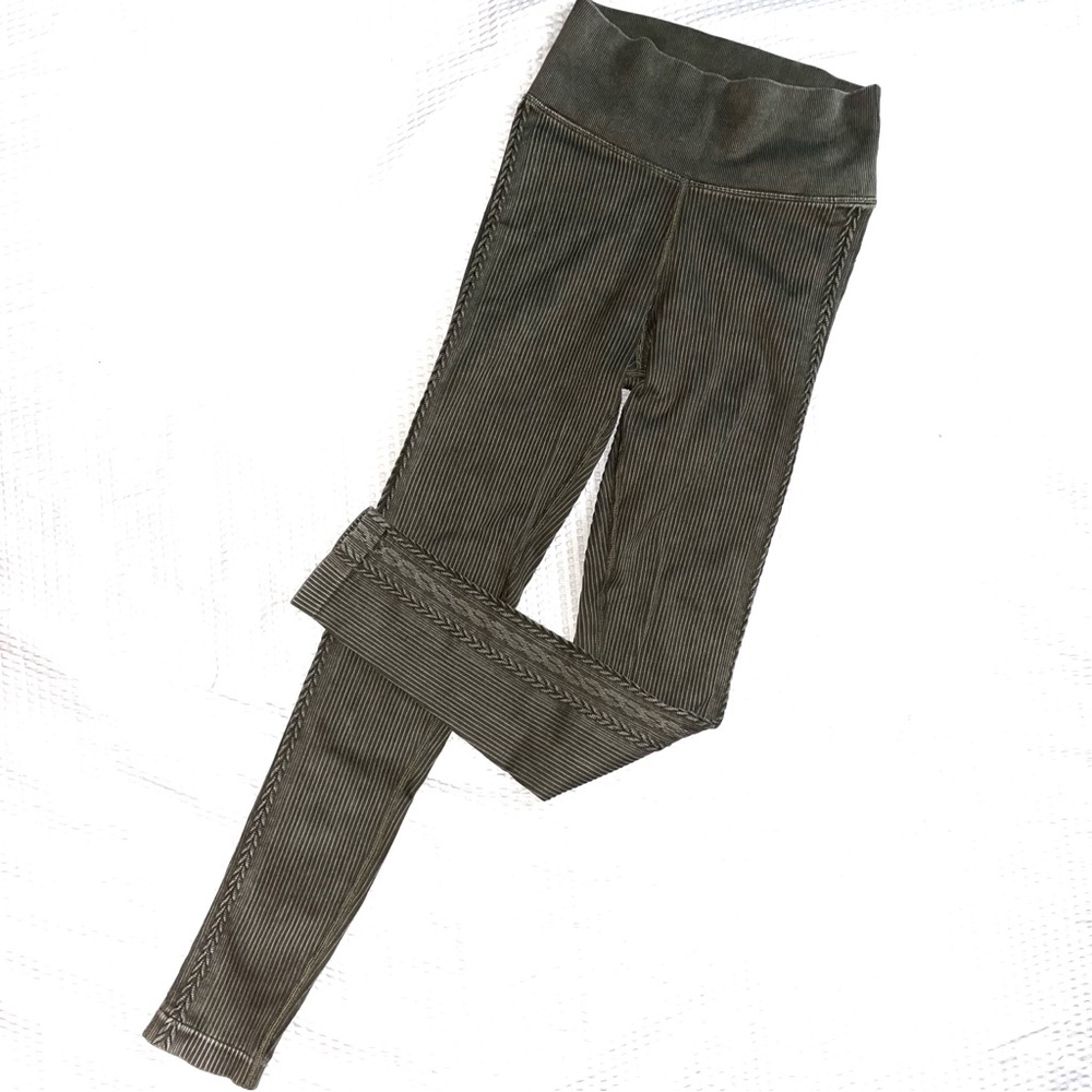 Offline by Aerie 🫒 Olive Green Textured High Rise Leggings